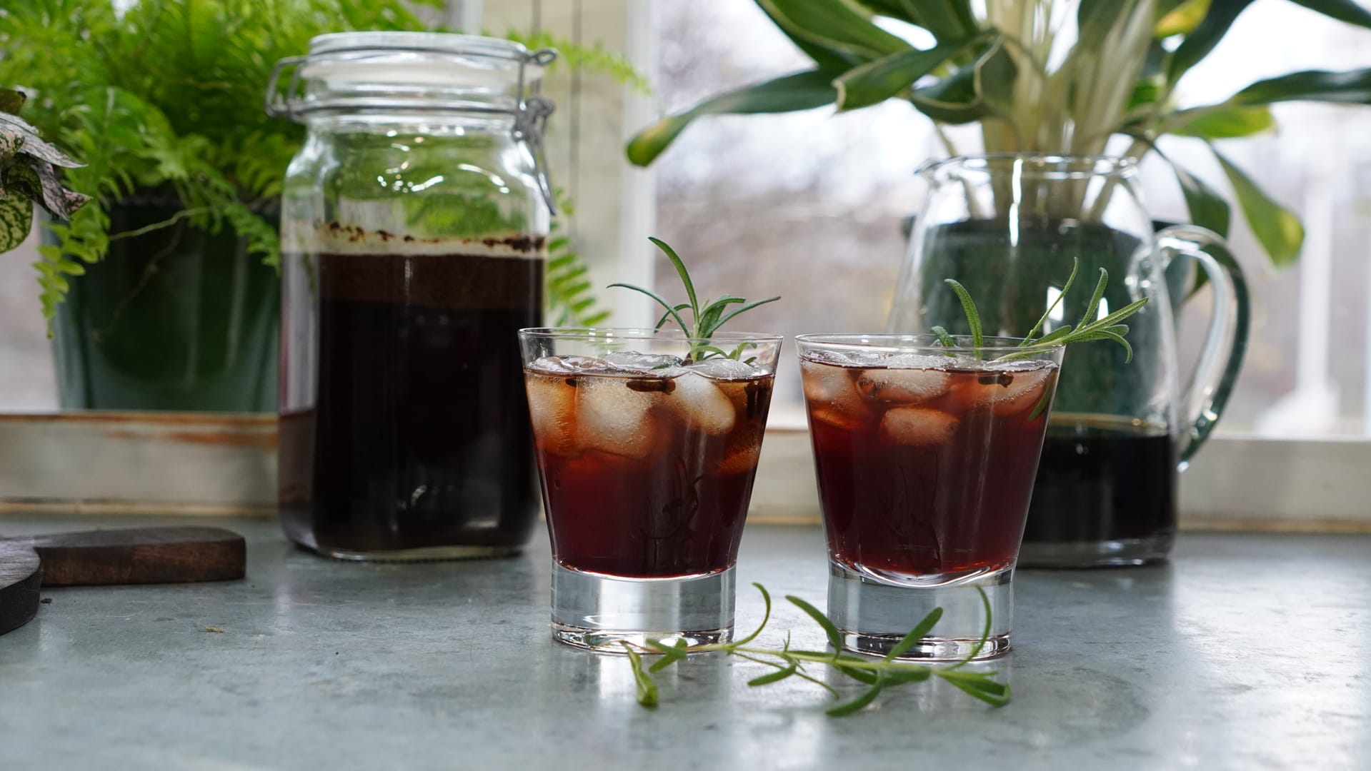 herbs,plant,cup,beverage,soda,glass,jar,herbal,ice hockey puck,cocktail