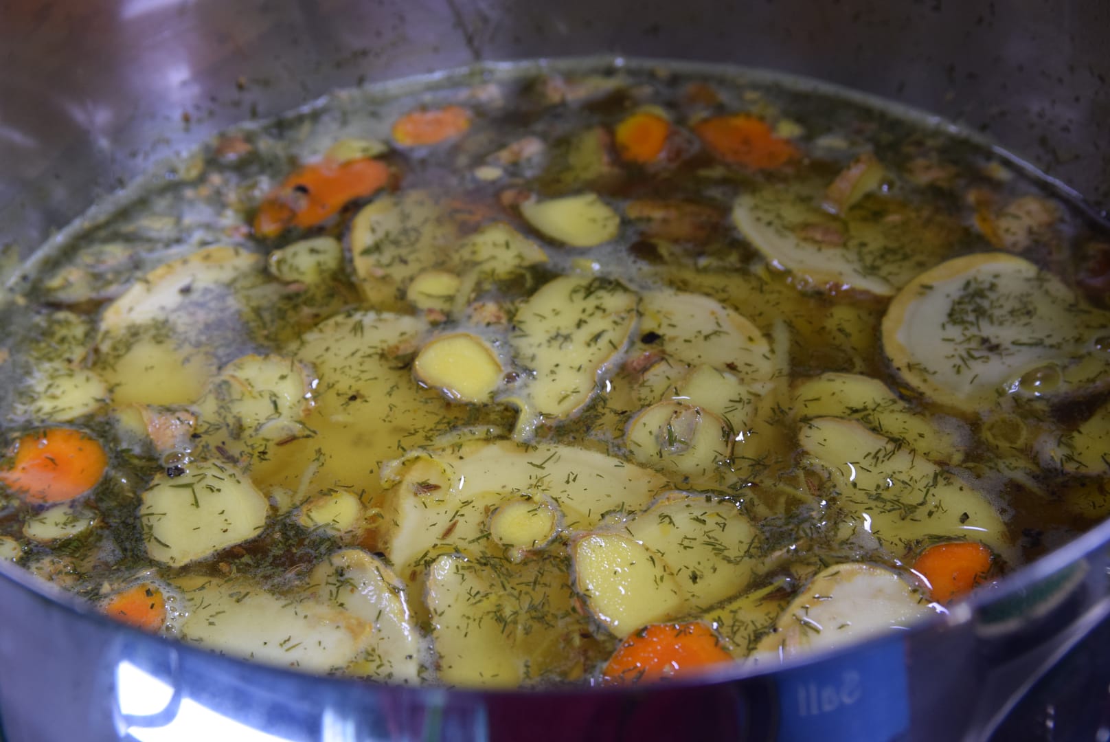 food,meal,dish,stew,bowl,egg,boiling,pizza,produce,fish