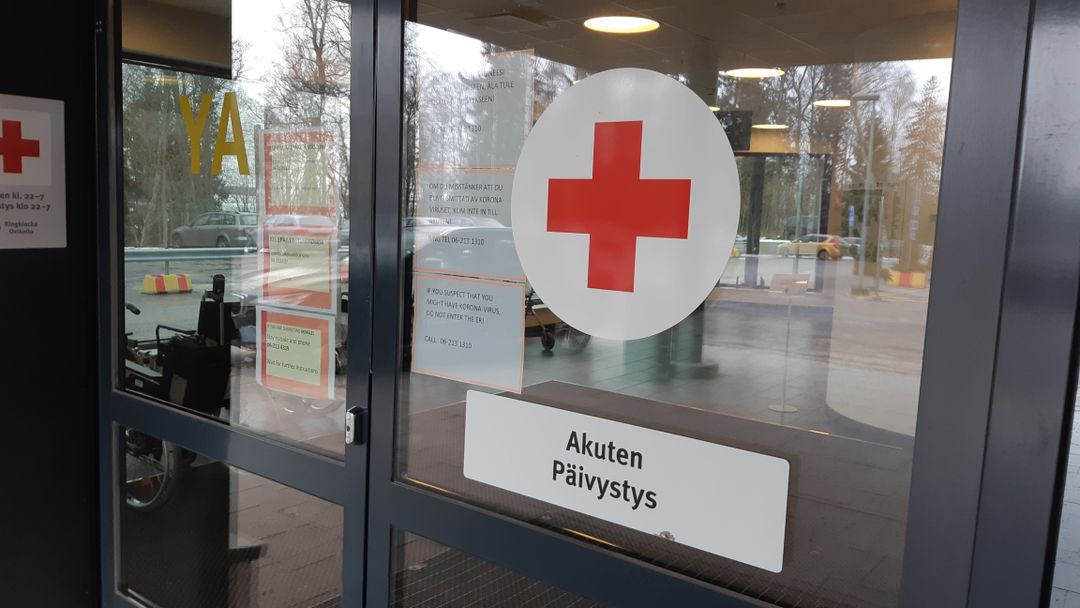 Dörr med skylten Akuten.