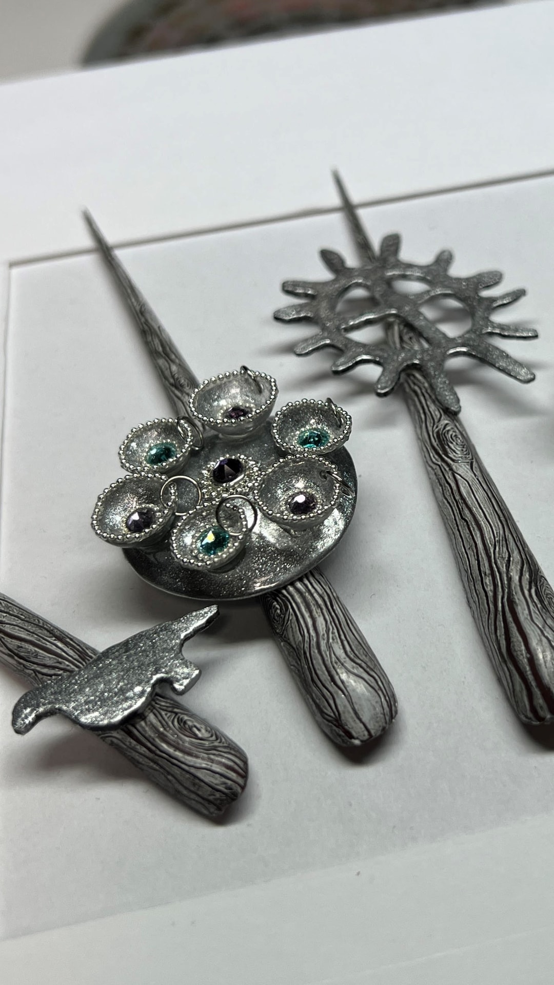 accessories,cutlery,jewelry,dagger,weapon,earring,silver,brooch,spoon,bronze