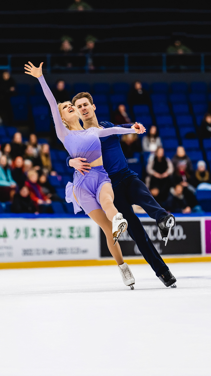 Juulia Turkkila ja Mathias Versluis kilpailuissa.