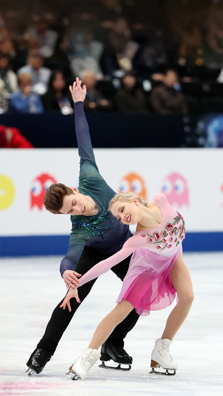 Juulia Turkkila ja Mathias Versluis kisoissa.