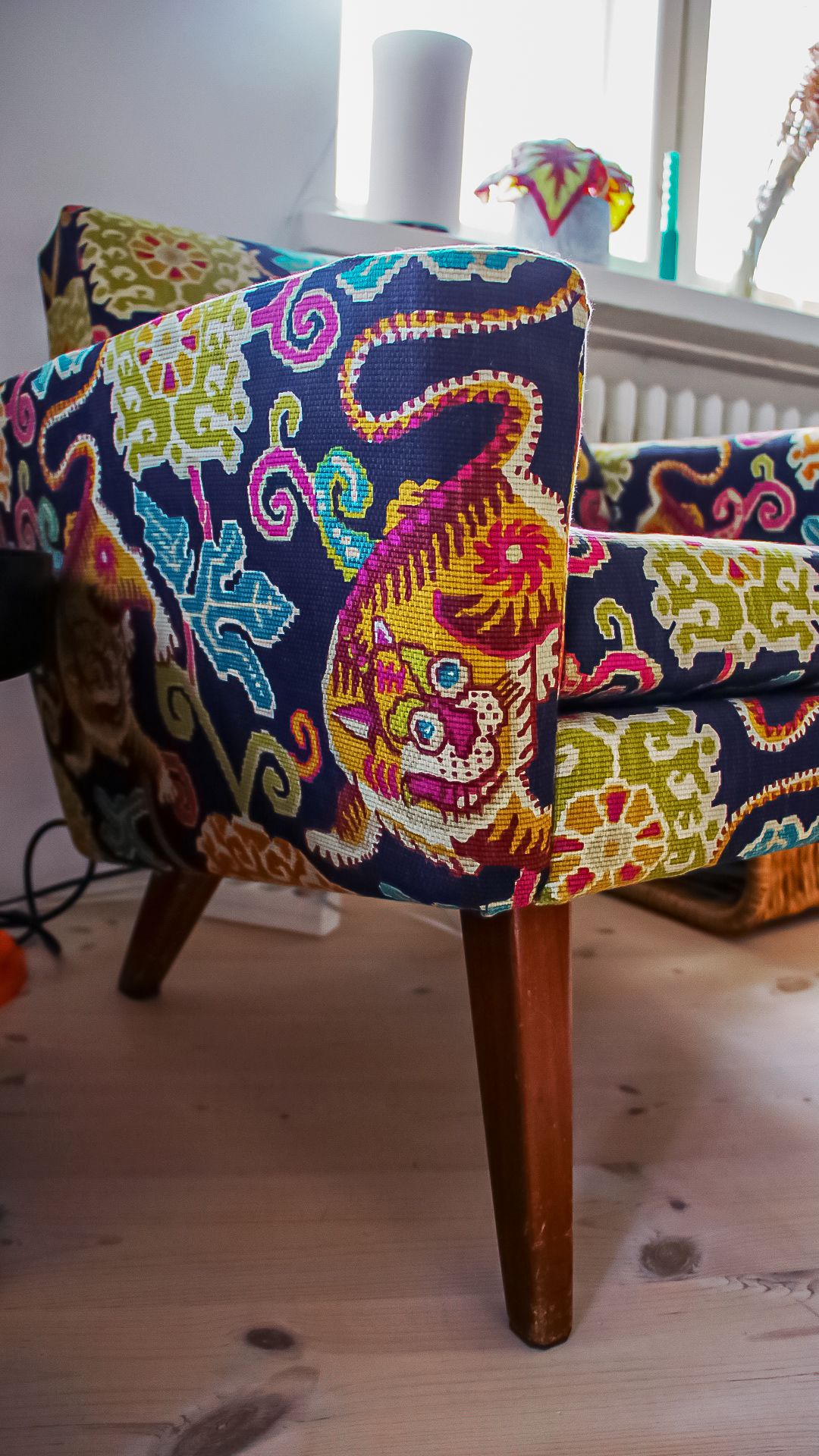 furniture,couch,cushion,home decor,bag,accessories,living room,indoors,room,handbag